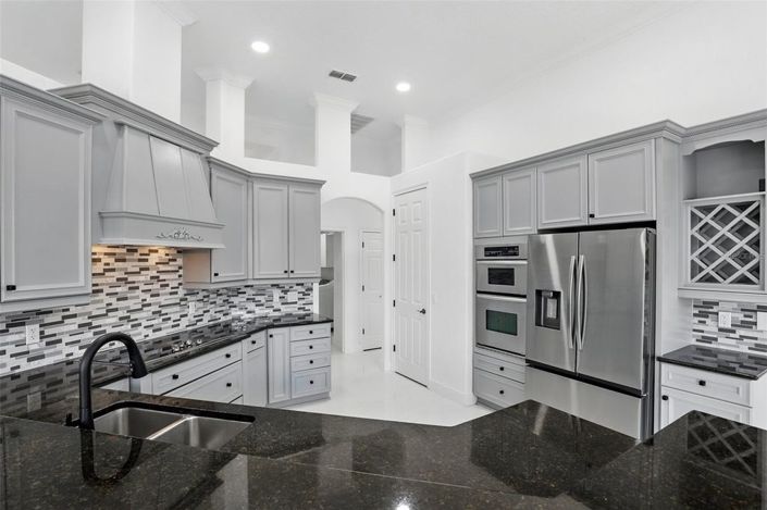 Image No.20-5 Bed House for sale