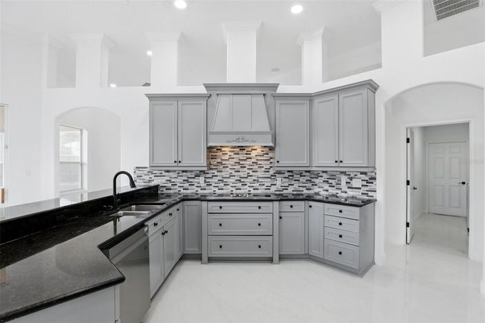 Image No.21-5 Bed House for sale