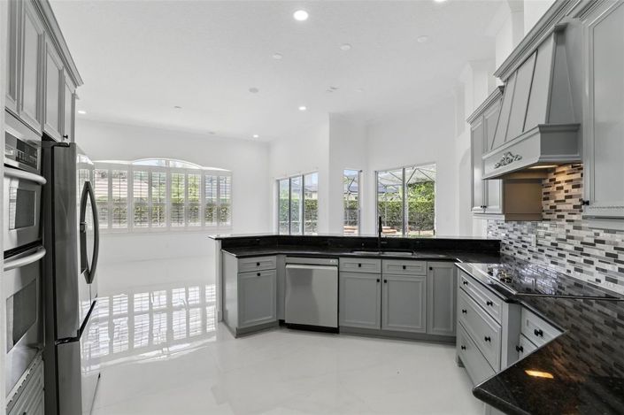 Image No.22-5 Bed House for sale