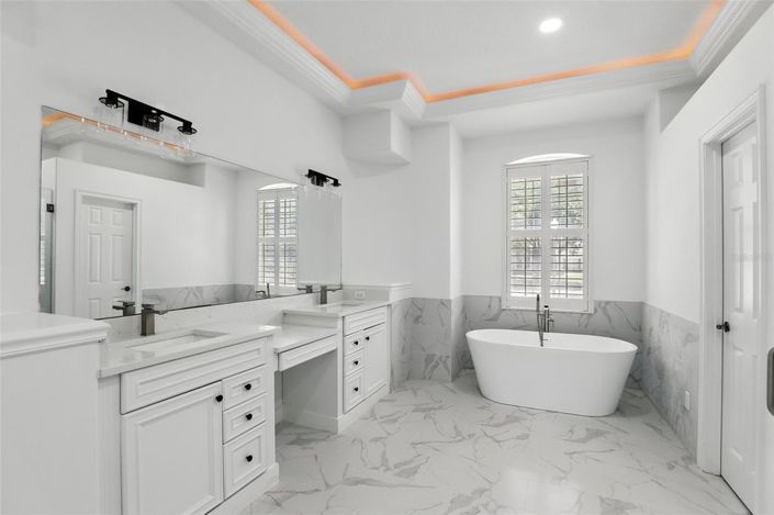 Image No.26-5 Bed House for sale