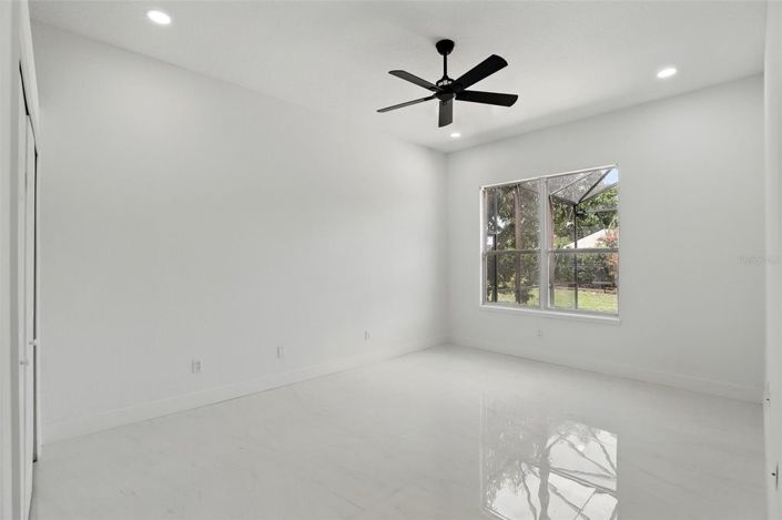 Image No.32-5 Bed House for sale