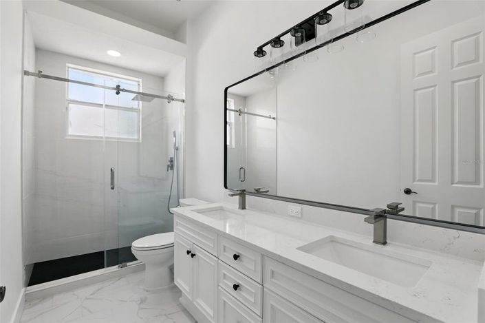 Image No.34-5 Bed House for sale