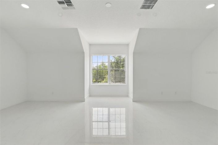 Image No.37-5 Bed House for sale