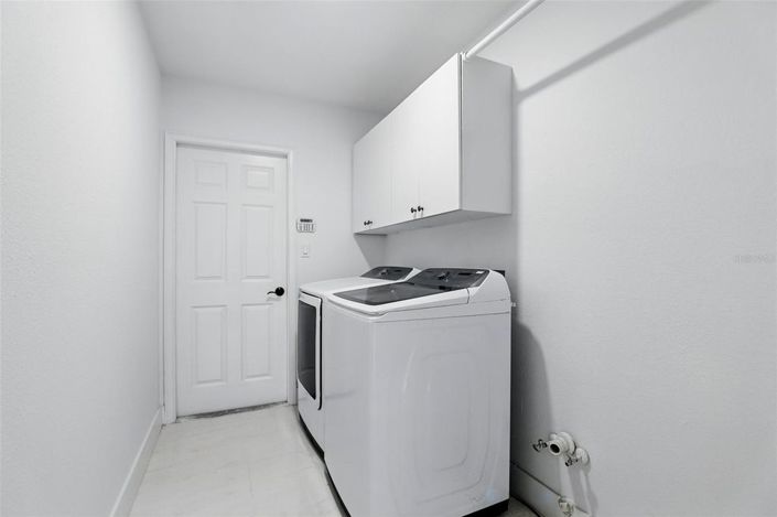 Image No.40-5 Bed House for sale