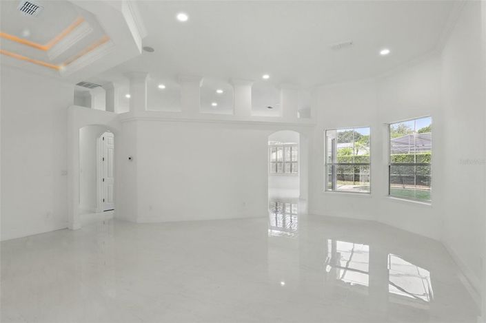 Image No.7-5 Bed House for sale