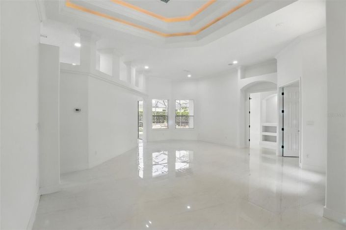 Image No.9-5 Bed House for sale