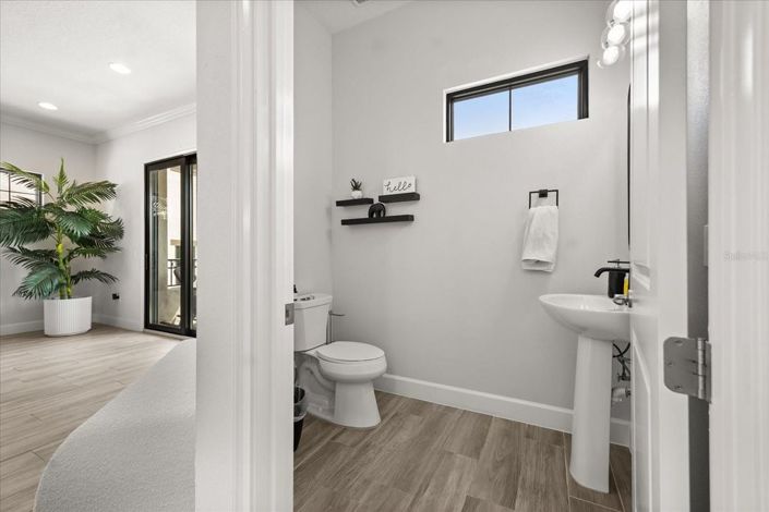 Image No.10-4 Bed House for sale