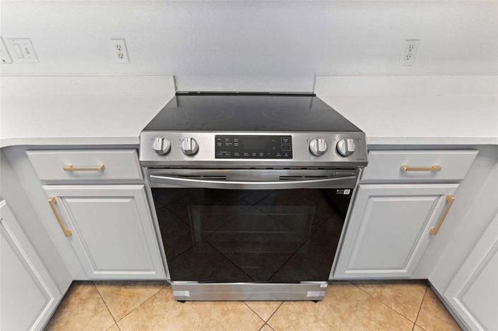 Image No.15-3 Bed Townhouse for sale