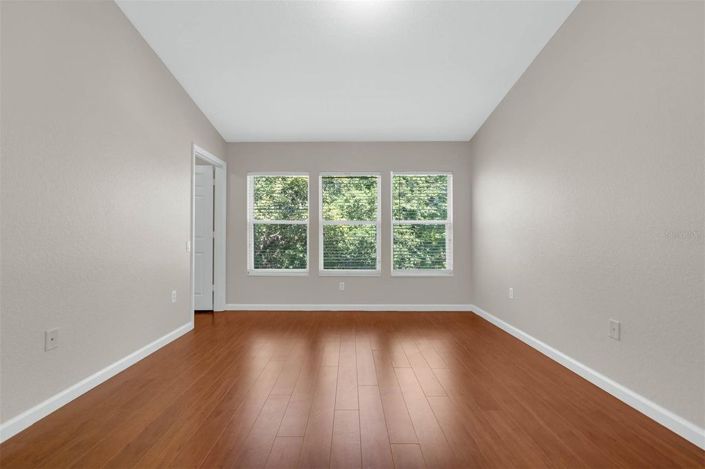 Image No.18-3 Bed Townhouse for sale