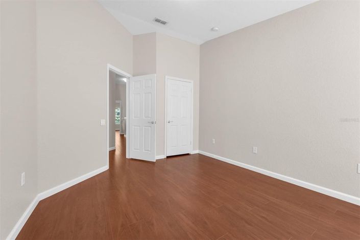 Image No.23-3 Bed Townhouse for sale