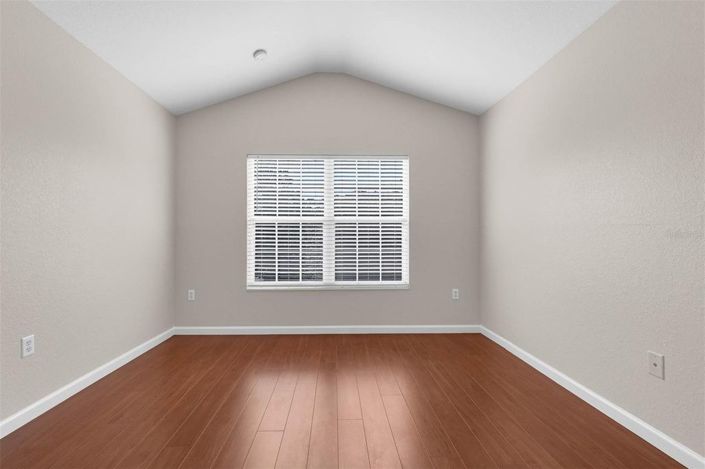 Image No.27-3 Bed Townhouse for sale