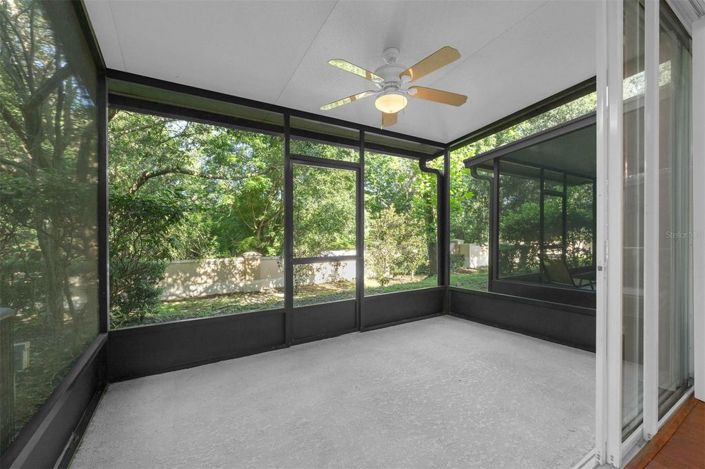 Image No.28-3 Bed Townhouse for sale