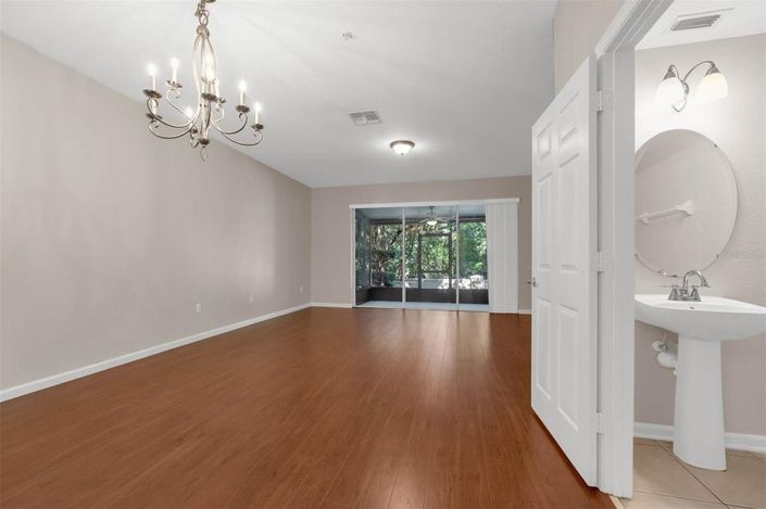 Image No.10-3 Bed Townhouse for sale