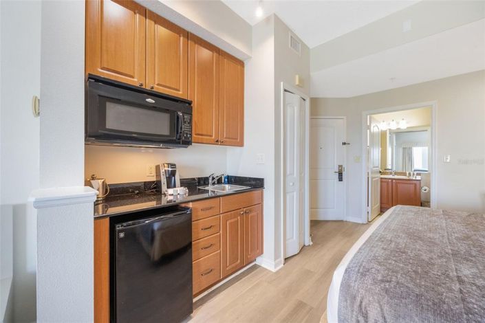 Image No.17-2 Bed Townhouse for sale