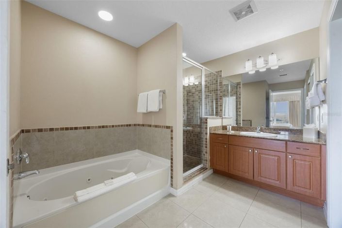 Image No.28-2 Bed Townhouse for sale