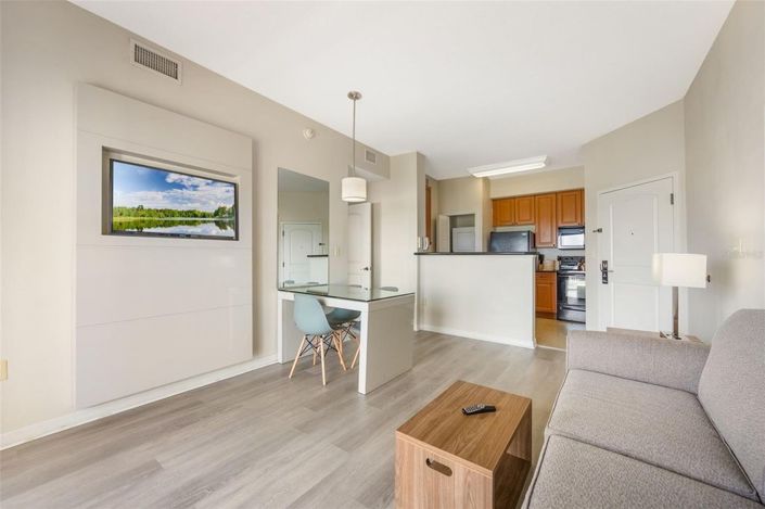 Image No.9-2 Bed Townhouse for sale