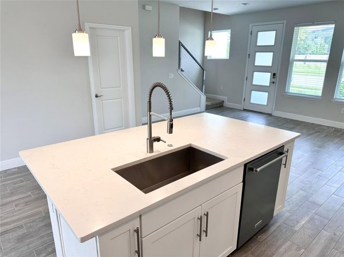 Image No.6-3 Bed Townhouse for sale