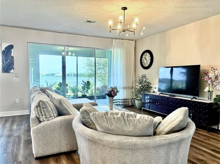 Image No.18-5 Bed House for sale