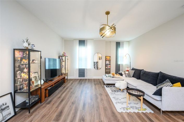 Image No.28-5 Bed House for sale