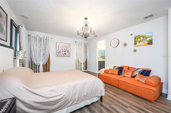 Image No.31-5 Bed House for sale