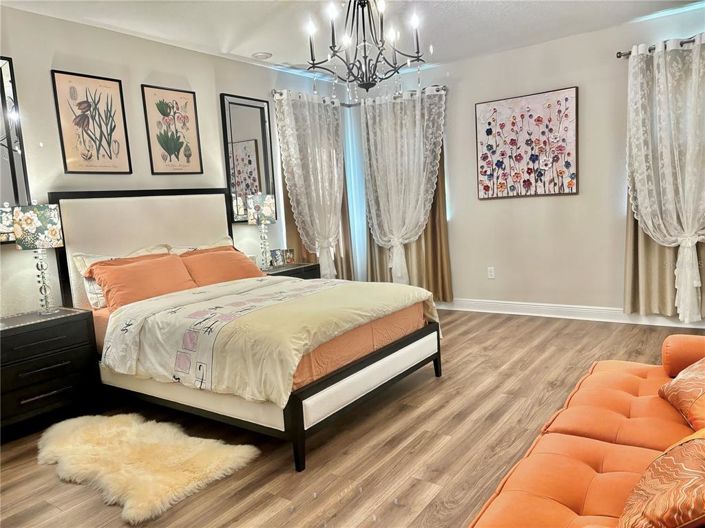 Image No.33-5 Bed House for sale