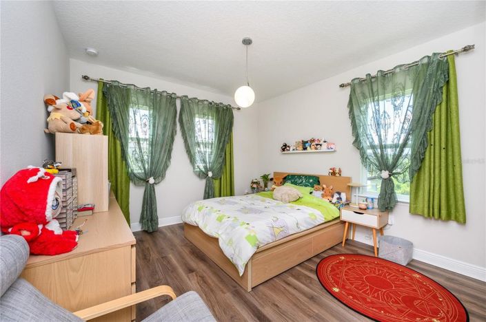 Image No.35-5 Bed House for sale