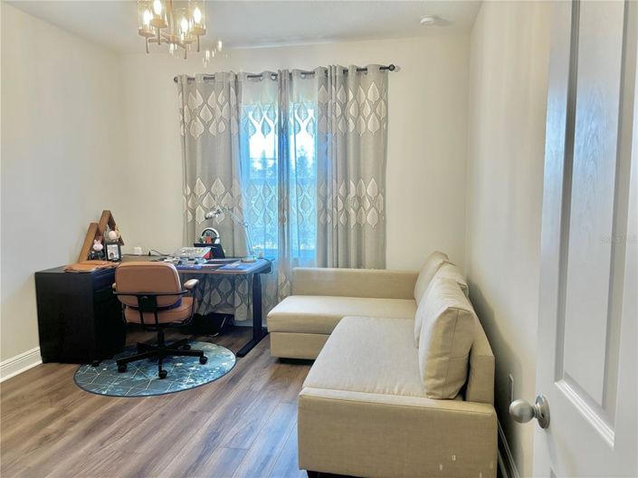 Image No.38-5 Bed House for sale