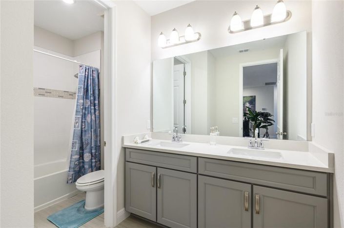 Image No.40-5 Bed House for sale