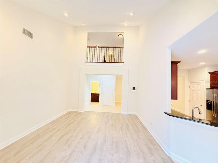 Image No.20-4 Bed House for sale