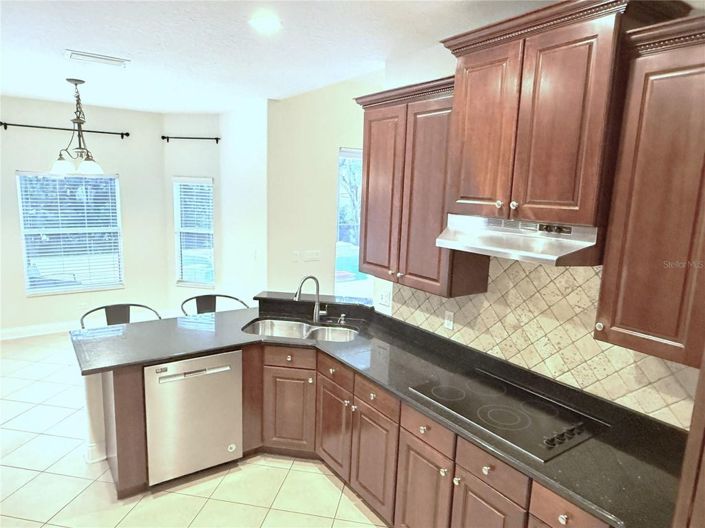 Image No.31-4 Bed House for sale