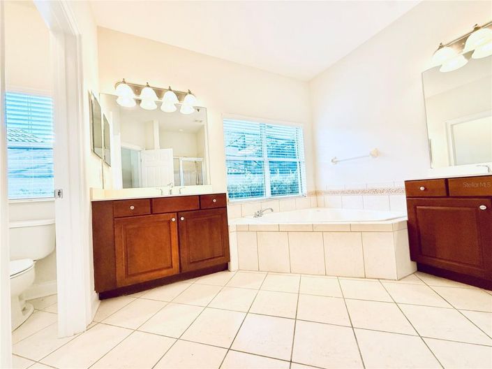 Image No.41-4 Bed House for sale