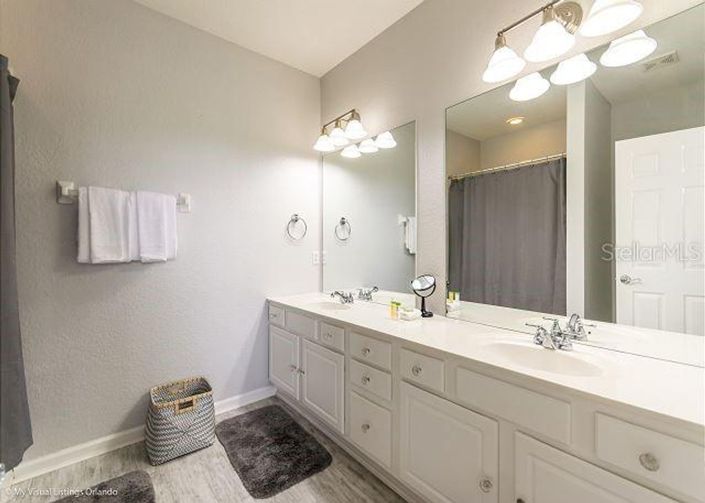 Image No.14-3 Bed Townhouse for sale