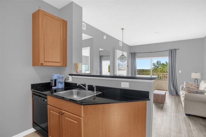 Image No.12-2 Bed Townhouse for sale