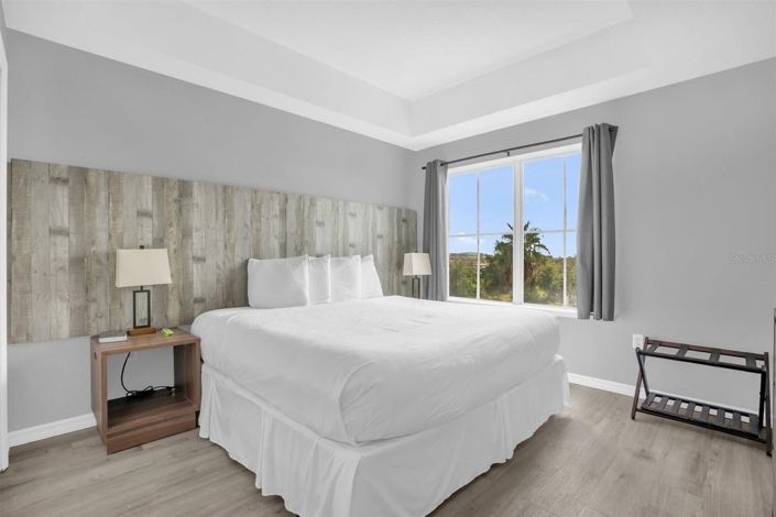 Image No.15-2 Bed Townhouse for sale