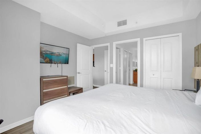 Image No.16-2 Bed Townhouse for sale