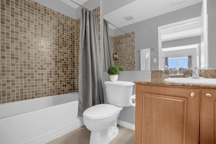 Image No.26-2 Bed Townhouse for sale