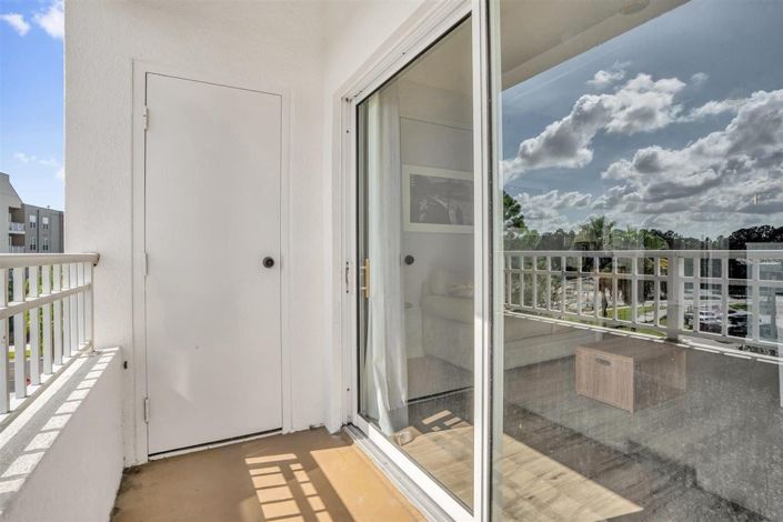 Image No.30-2 Bed Townhouse for sale