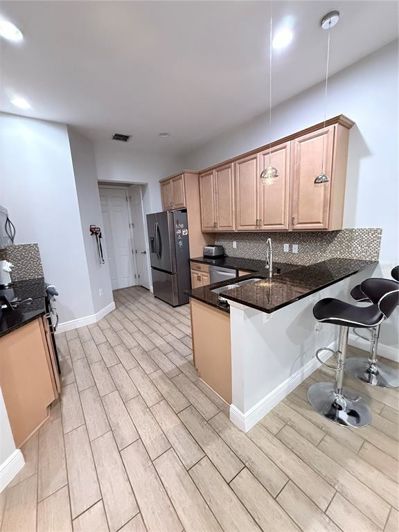 Image No.6-3 Bed House for sale