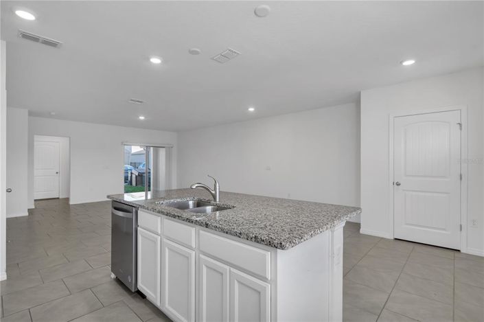 Image No.11-3 Bed Townhouse for sale