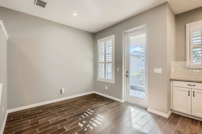 Image No.11-5 Bed House for sale