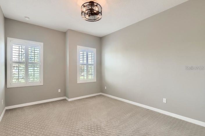 Image No.19-5 Bed House for sale