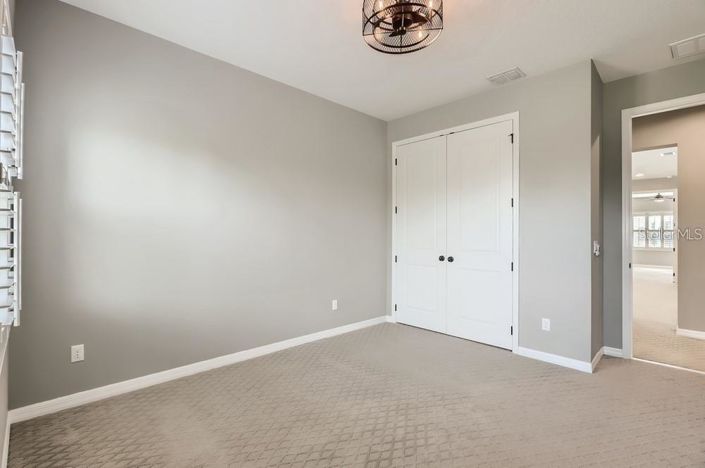 Image No.20-5 Bed House for sale