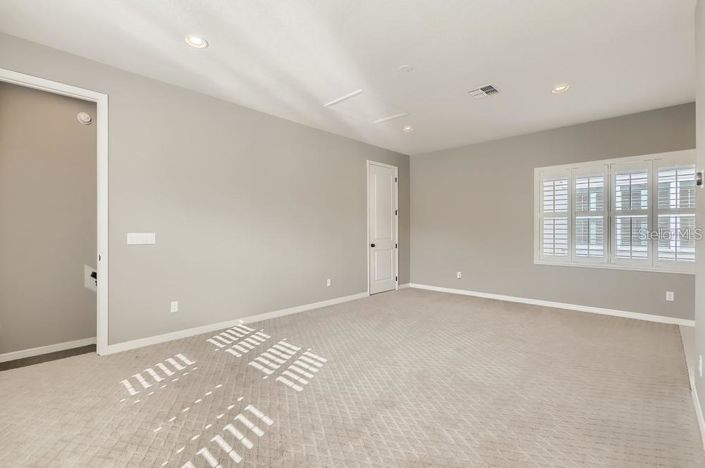 Image No.24-5 Bed House for sale