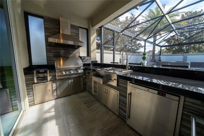 Image No.17-5 Bed House for sale