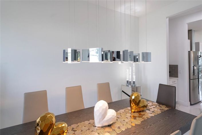 Image No.60-5 Bed House for sale