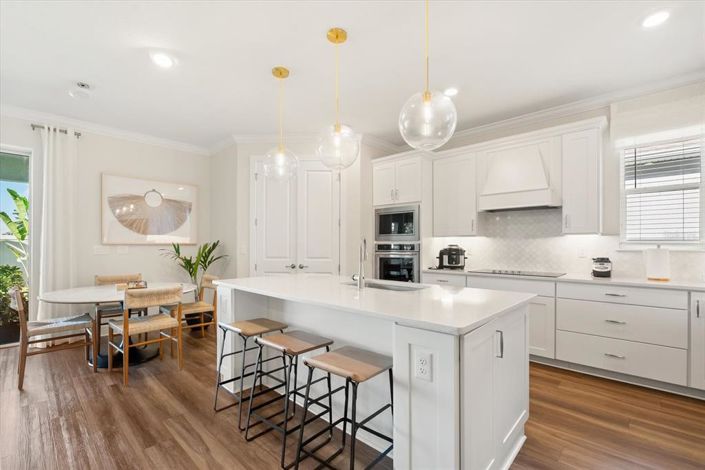 Image No.11-5 Bed House for sale