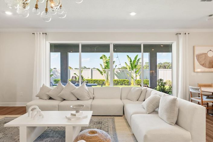 Image No.3-5 Bed House for sale