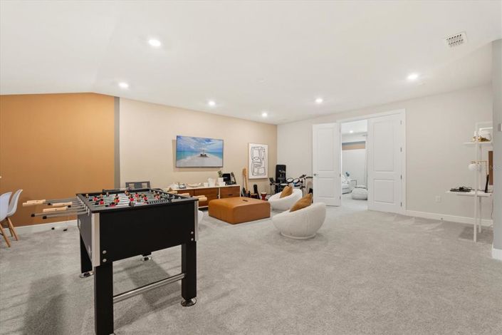 Image No.6-5 Bed House for sale