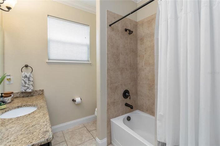 Image No.20-6 Bed House for sale