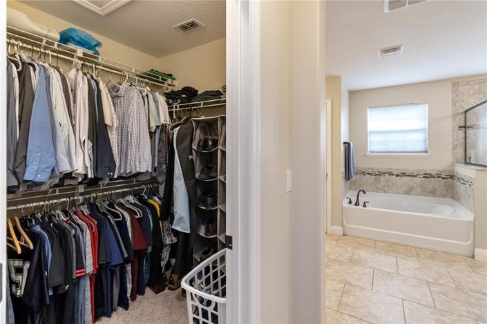 Image No.28-6 Bed House for sale